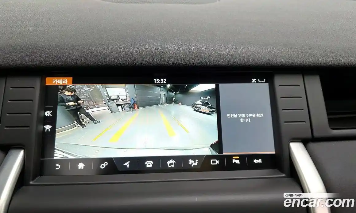 Land Rover Discovery Sport 2017 2.0 гидро в Москве № 188084, фото 15