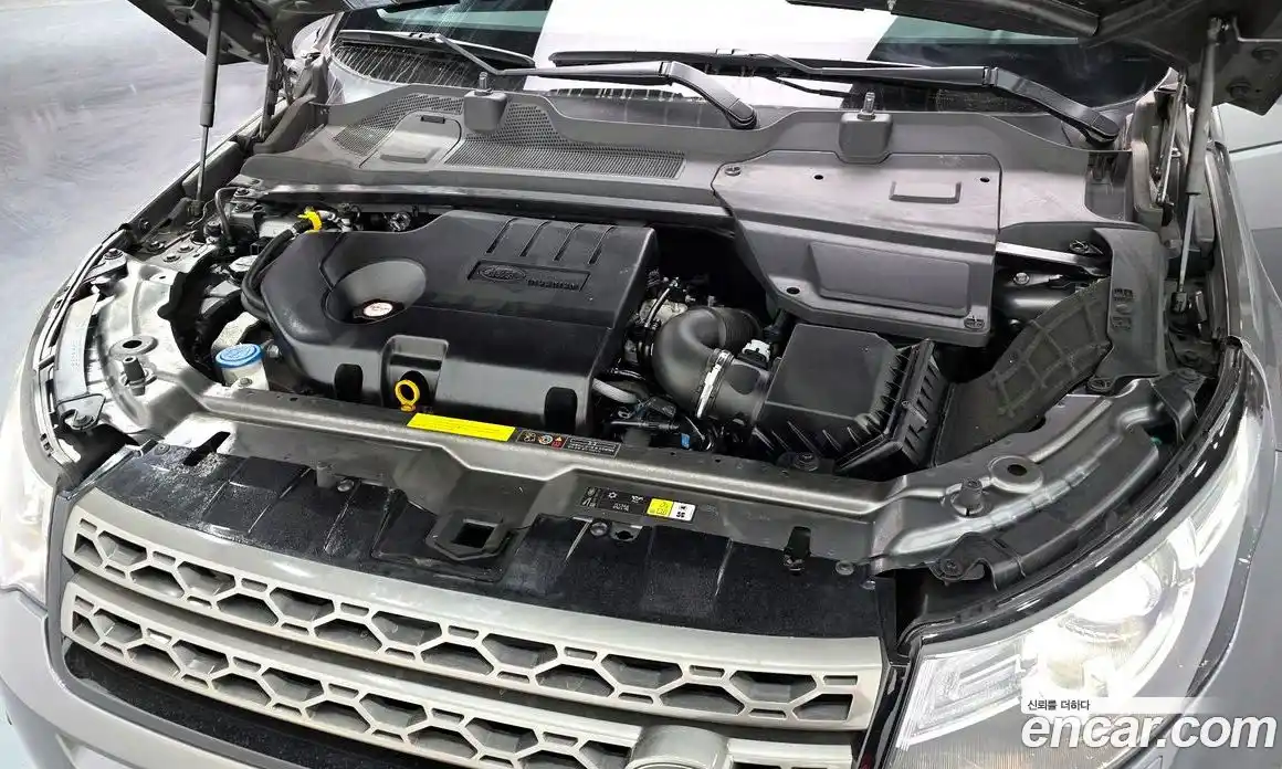 Land Rover Discovery Sport 2017 2.0 гидро в Москве № 188084, фото 6