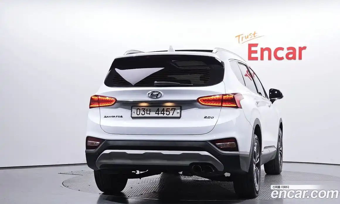 Hyundai Santa Fe 2018 2.0 гидро в Москве № 2050339, фото 4