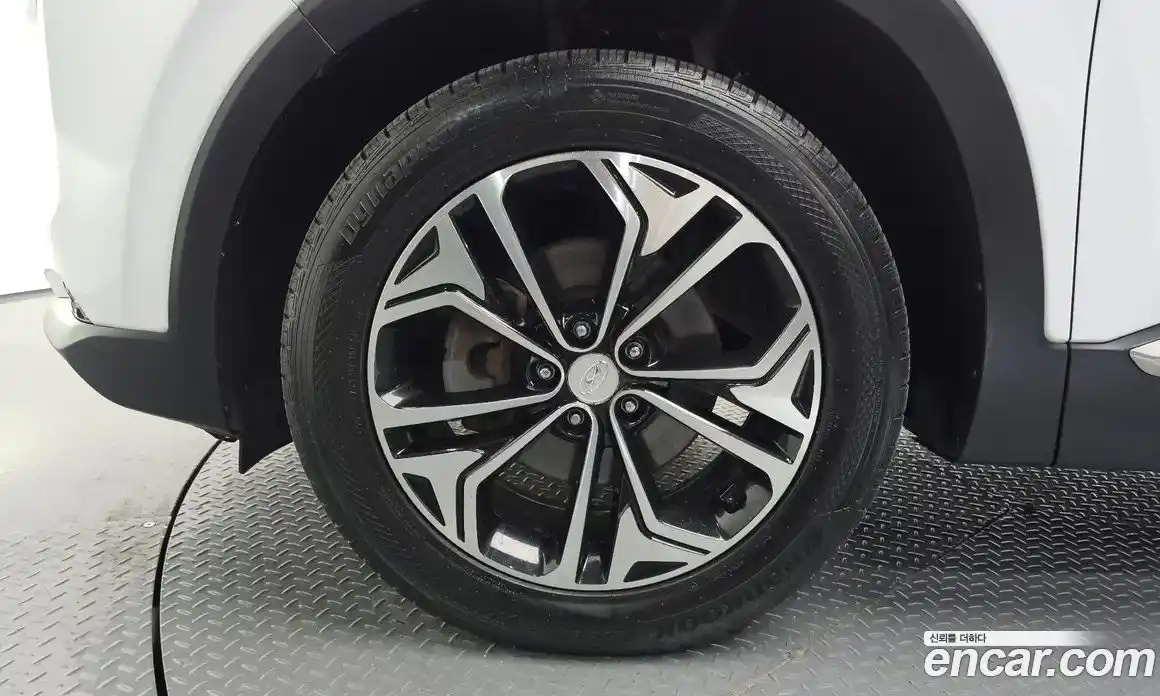 Hyundai Santa Fe 2018 2.0 гидро в Москве № 2050339, фото 5