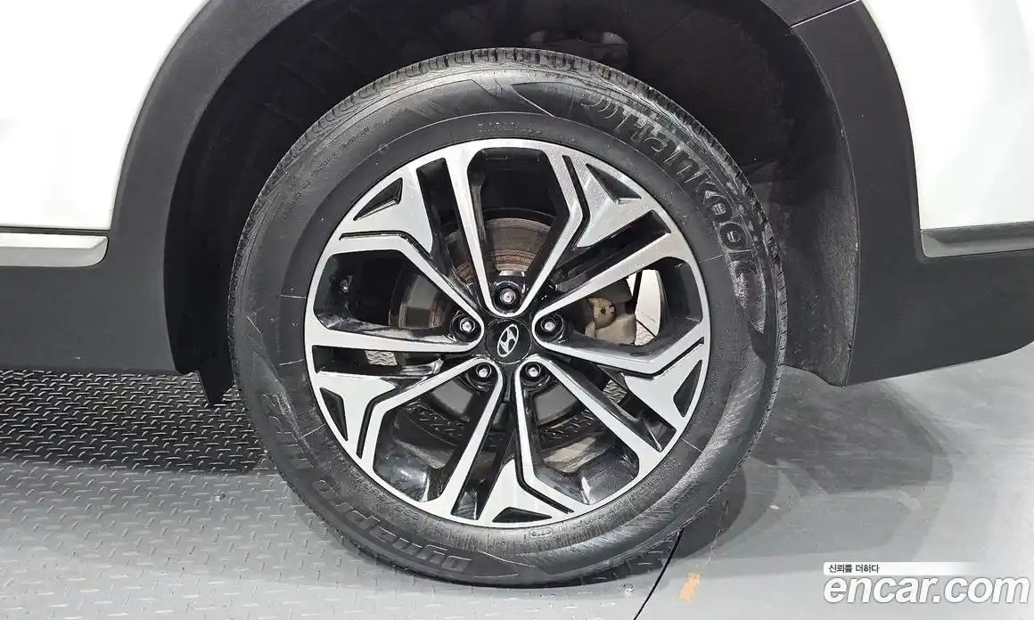Hyundai Santa Fe 2018 2.0 гидро в Москве № 2050339, фото 7