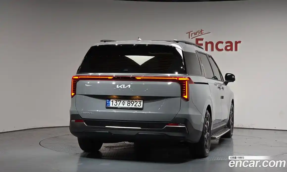 Kia Canival 2024 3.5 гидро в Москве № 2050619, фото 3