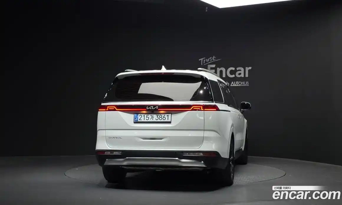 Kia Canival 2022 3.5 гидро в Москве № 2050665, фото 4