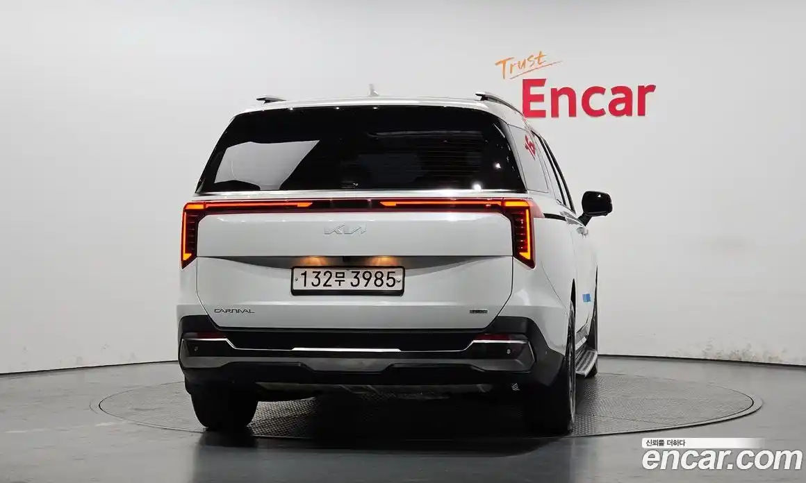 Kia Canival 2024 1.6 гидро в Москве № 2050756, фото 4