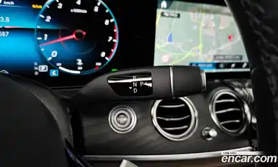 Mercedes-Benz E-Class 2023 2.0 гидро в Москве № 2051470, миниатюра 12