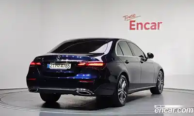 Mercedes-Benz E-Class 2023 2.0 гидро в Москве № 2051470, миниатюра 2