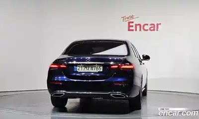 Mercedes-Benz E-Class 2023 2.0 гидро в Москве № 2051470, миниатюра 4