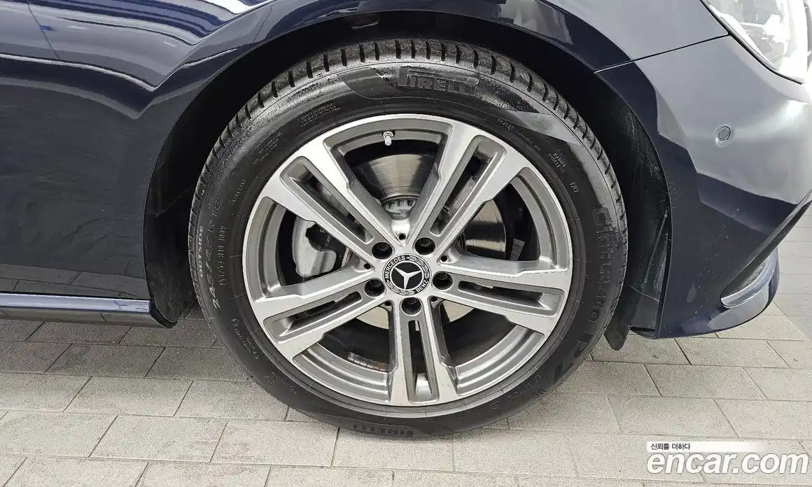 Mercedes-Benz E-Class 2023 2.0 гидро в Москве № 2051470, фото 7