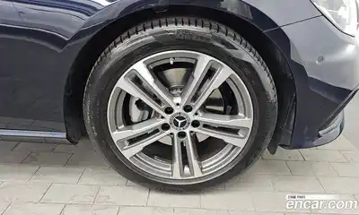 Mercedes-Benz E-Class 2023 2.0 гидро в Москве № 2051470, миниатюра 7