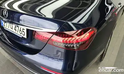 Mercedes-Benz E-Class 2023 2.0 гидро в Москве № 2051470, миниатюра 9