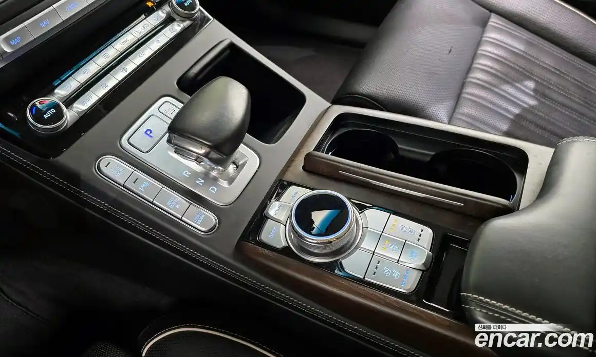 Genesis G90 2019 5.0 гидро в Москве № 2051800, фото 12