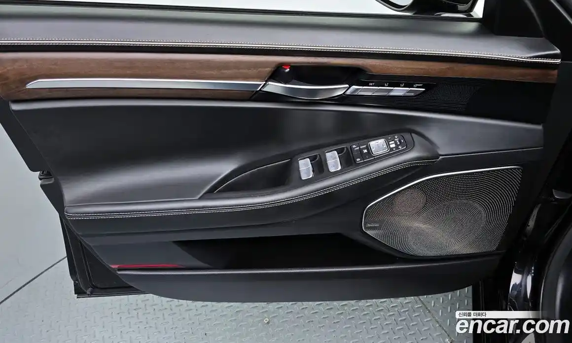 Genesis G90 2019 5.0 гидро в Москве № 2051800, фото 14