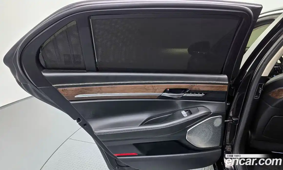 Genesis G90 2019 5.0 гидро в Москве № 2051800, фото 15