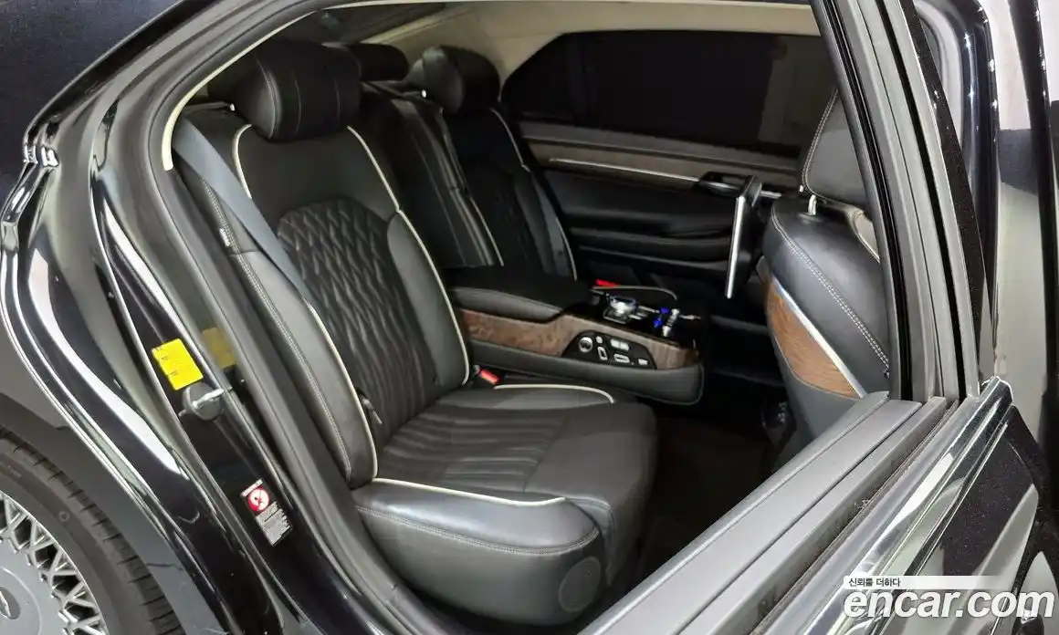 Genesis G90 2019 5.0 гидро в Москве № 2051800, фото 17