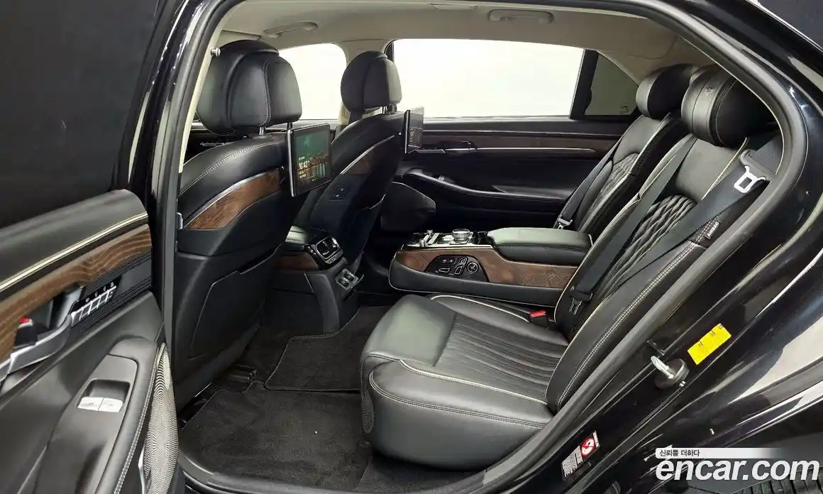Genesis G90 2019 5.0 гидро в Москве № 2051800, фото 18