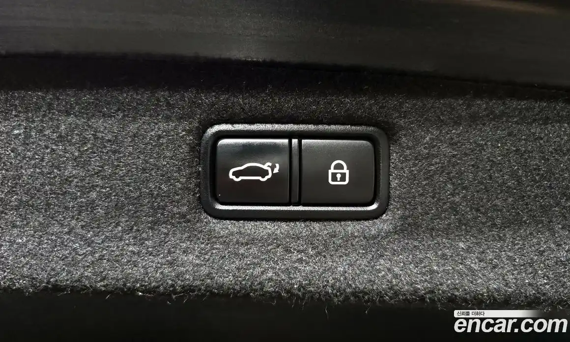 Genesis G90 2019 5.0 гидро в Москве № 2051800, фото 24