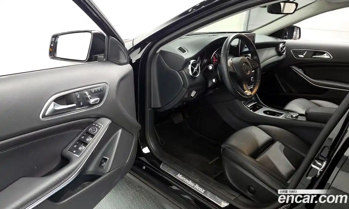 Mercedes-Benz GLA-Class 2018 2.0 гидро в Москве № 2051803, фото 13
