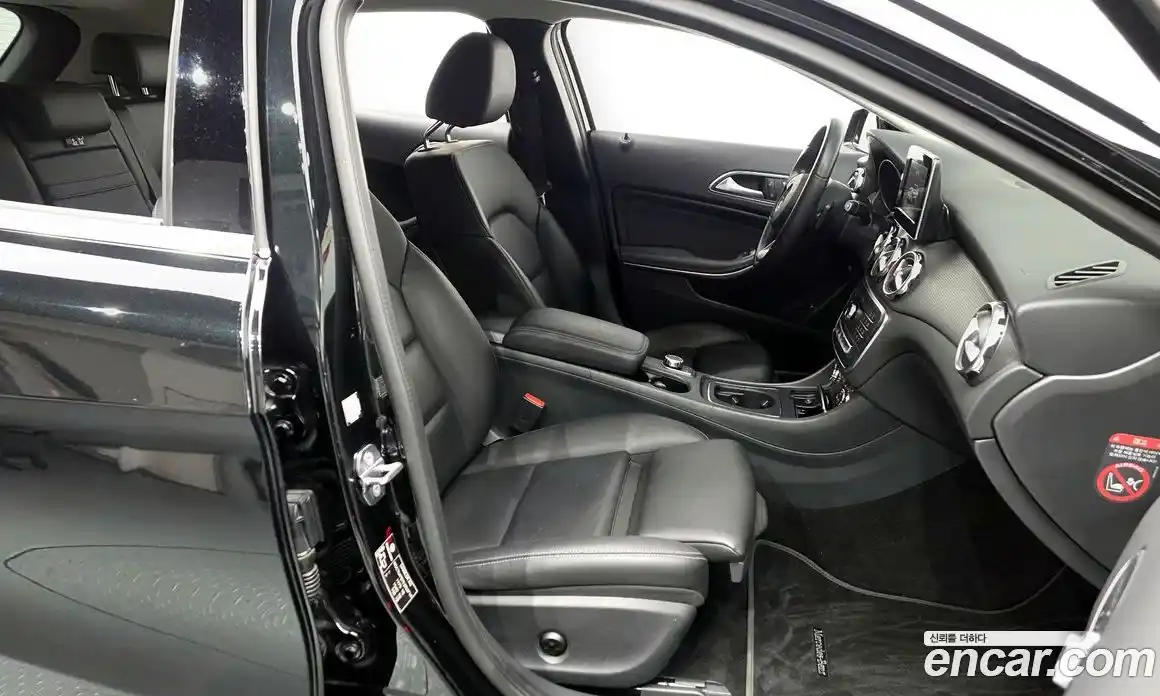 Mercedes-Benz GLA-Class 2018 2.0 гидро в Москве № 2051803, фото 16