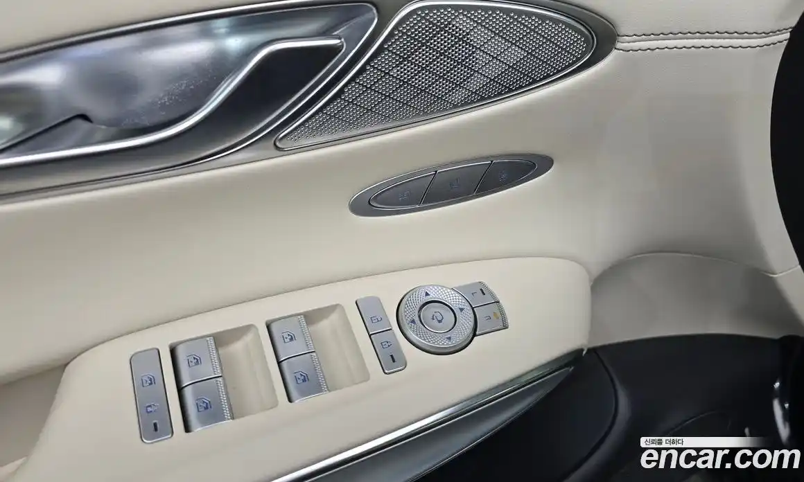 Genesis GV70 2021 2.5 гидро в Москве № 2051903, фото 30