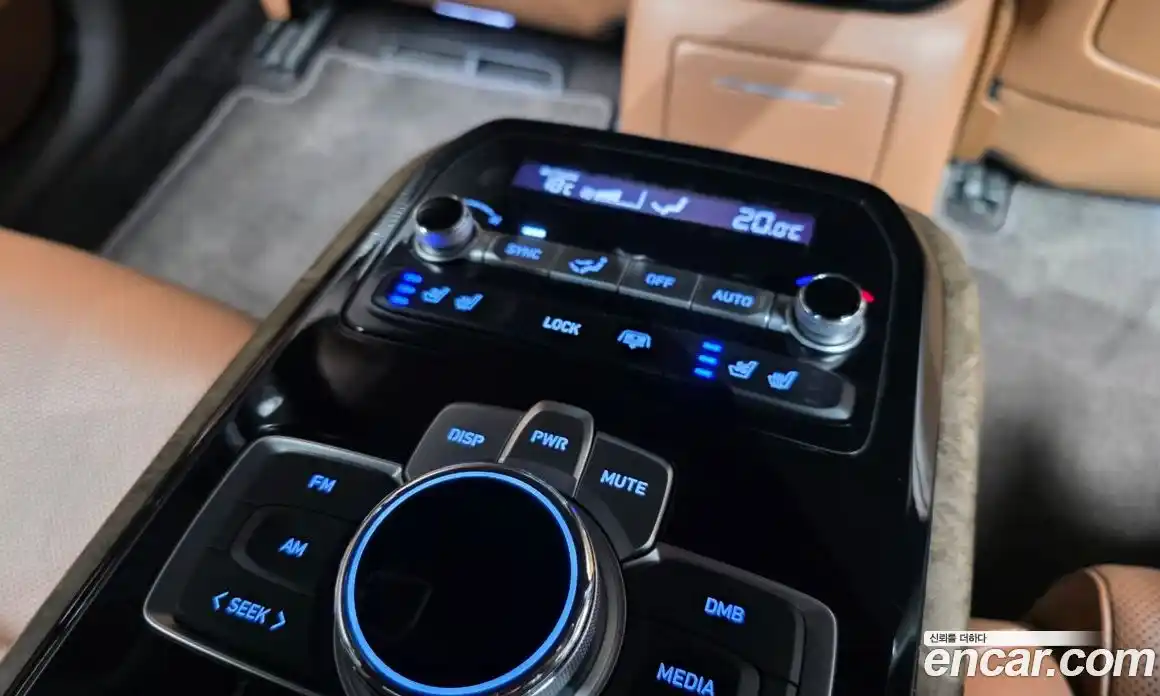 Genesis G90 2019 3.8 гидро в Москве № 2051921, фото 19
