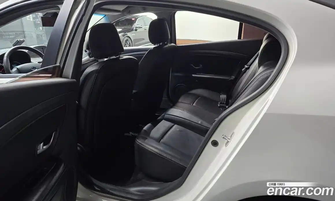 Renault SM3 2010 1.6 гидро в Москве № 2054122, фото 11
