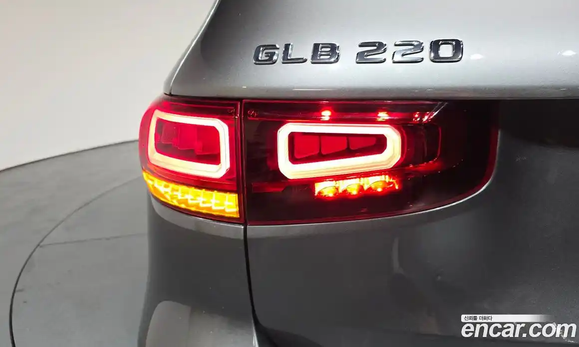 Mercedes-Benz GLB-Class 2021 2.0 гидро в Москве № 2054384, фото 9