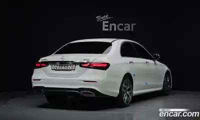 Mercedes-Benz E-Class 2022 1.9 гидро в Москве № 2054451, миниатюра 2