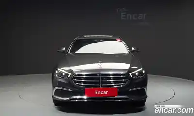 Mercedes-Benz E-Class 2022 2.0 гидро в Москве № 2054870, миниатюра 3