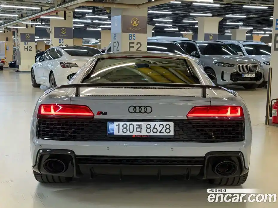 Audi R8 2021 5.2 гидро в Москве № 2055124, фото 3