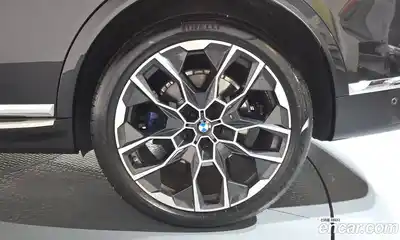 BMW X7 2025 3.0 гидро в Москве № 2056999, миниатюра 7