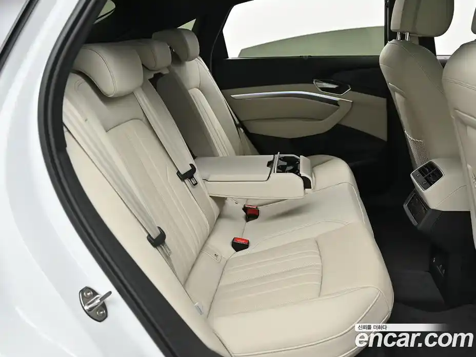 Audi Q8 e-tron 2024 1.0 гидро в Москве № 2057625, фото 12