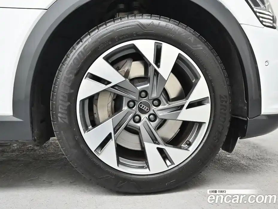 Audi Q8 e-tron 2024 1.0 гидро в Москве № 2057625, фото 5