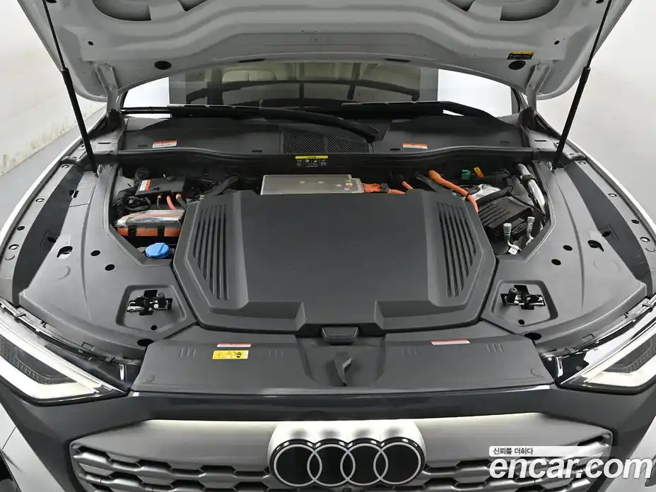 Audi Q8 e-tron 2024 1.0 гидро в Москве № 2057625, фото 6