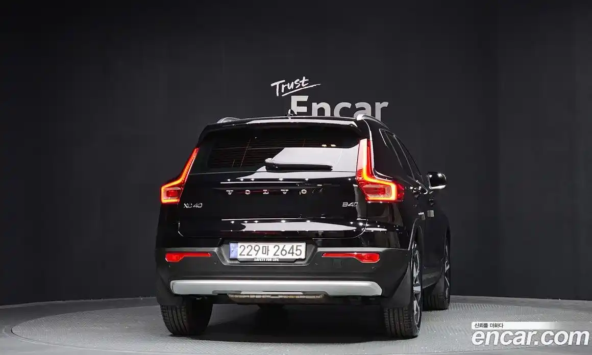 Volvo XC40 2024 2.0 гидро в Москве № 2057851, фото 4