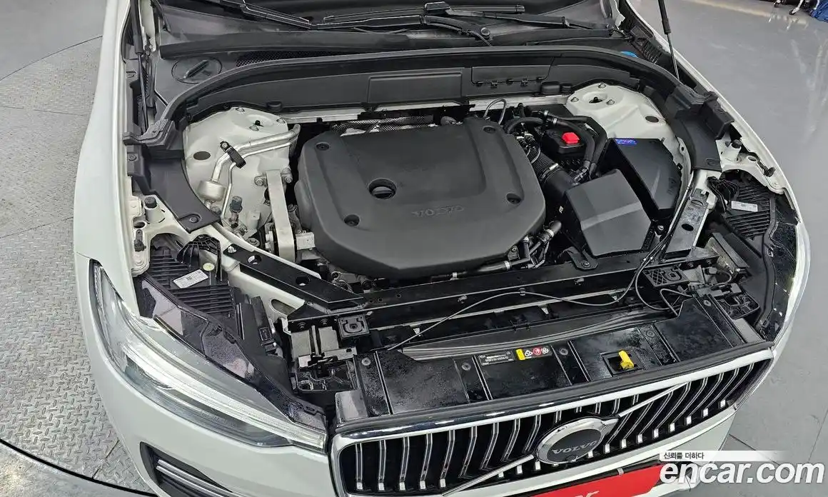 Volvo XC60 2023 2.0 гидро в Москве № 2057946, фото 6