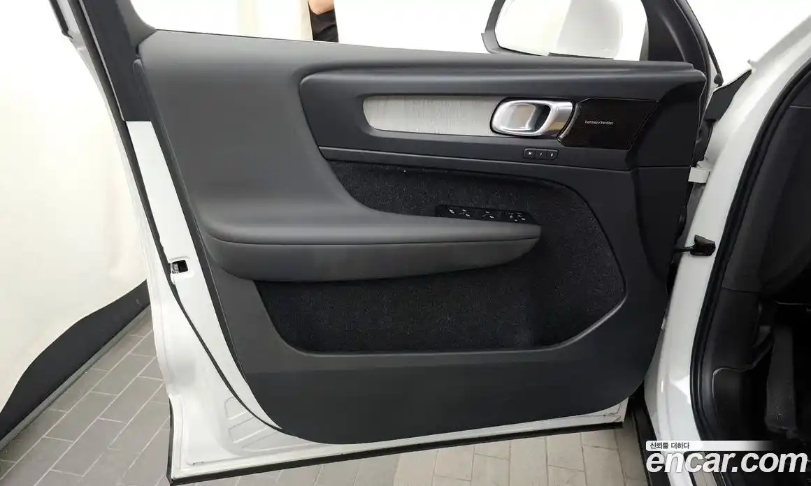 Volvo XC40 2021 2.0 гидро в Москве № 2057974, фото 14