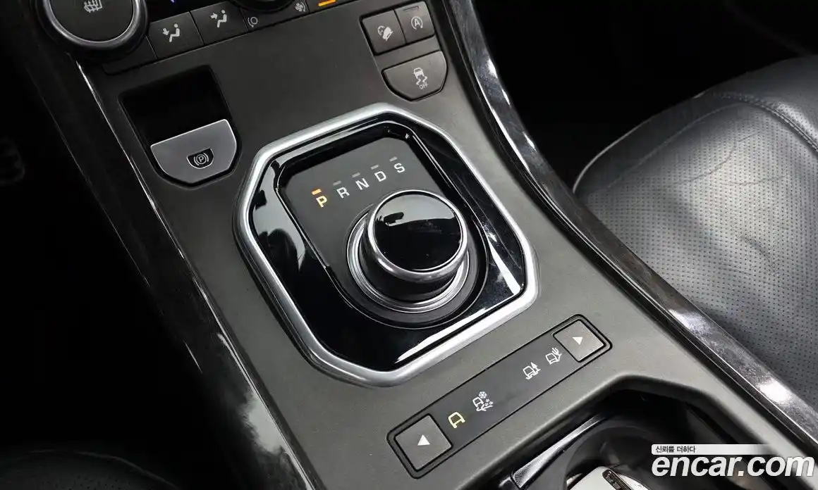Land Rover Range-Rover Evoque 2017 2.0 гидро в Москве № 2058985, фото 9