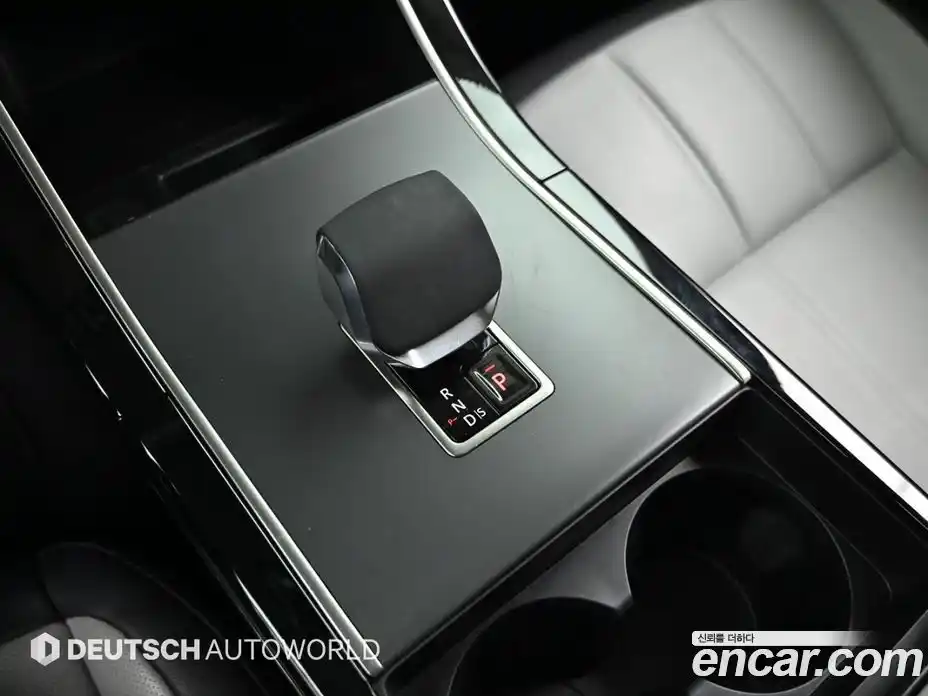 Land Rover Range-Rover Evoque 2025 2.0 гидро в Москве № 2059080, фото 9