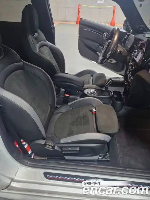 Mini Cooper 2022 2.0 гидро в Москве № 2059691, фото 8