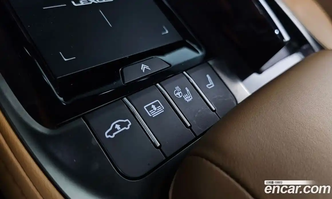 Lexus LS 2021 3.5 гидро в Москве № 2060120, фото 40