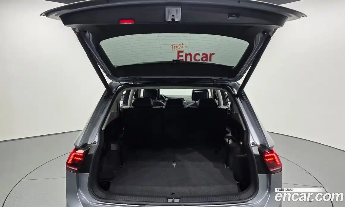 Volkswagen Tiguan 2020 2.0 гидро в Москве № 2060672, фото 28