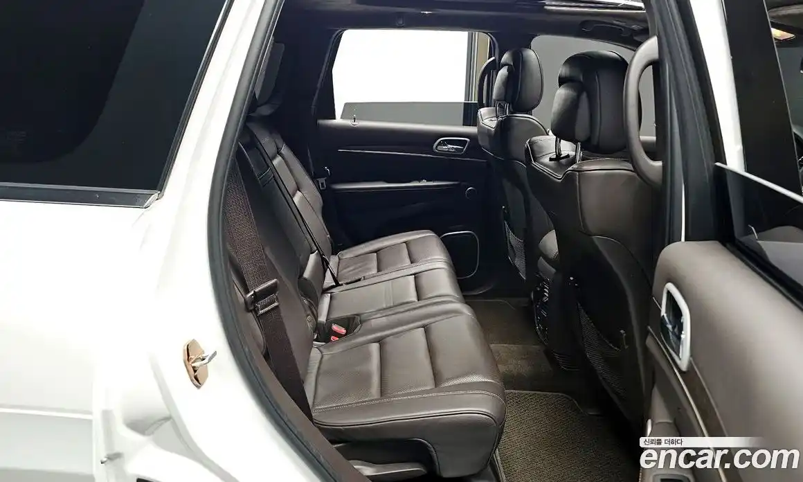 Jeep Cherokee 2018 3.0 гидро в Москве № 2061520, фото 16
