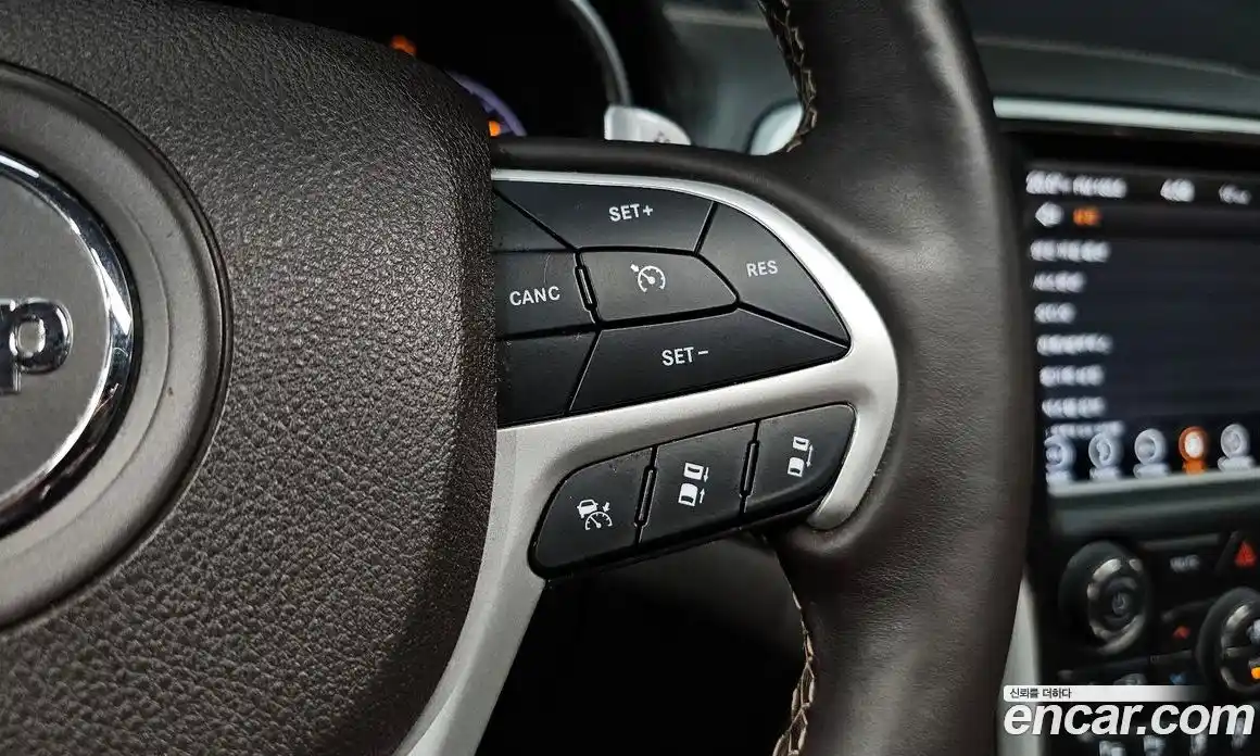 Jeep Cherokee 2018 3.0 гидро в Москве № 2061520, фото 30