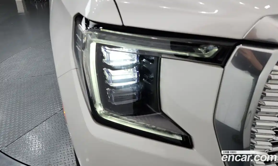 GMC Yukon 2021 6.2 автомат (гидро), фото 8