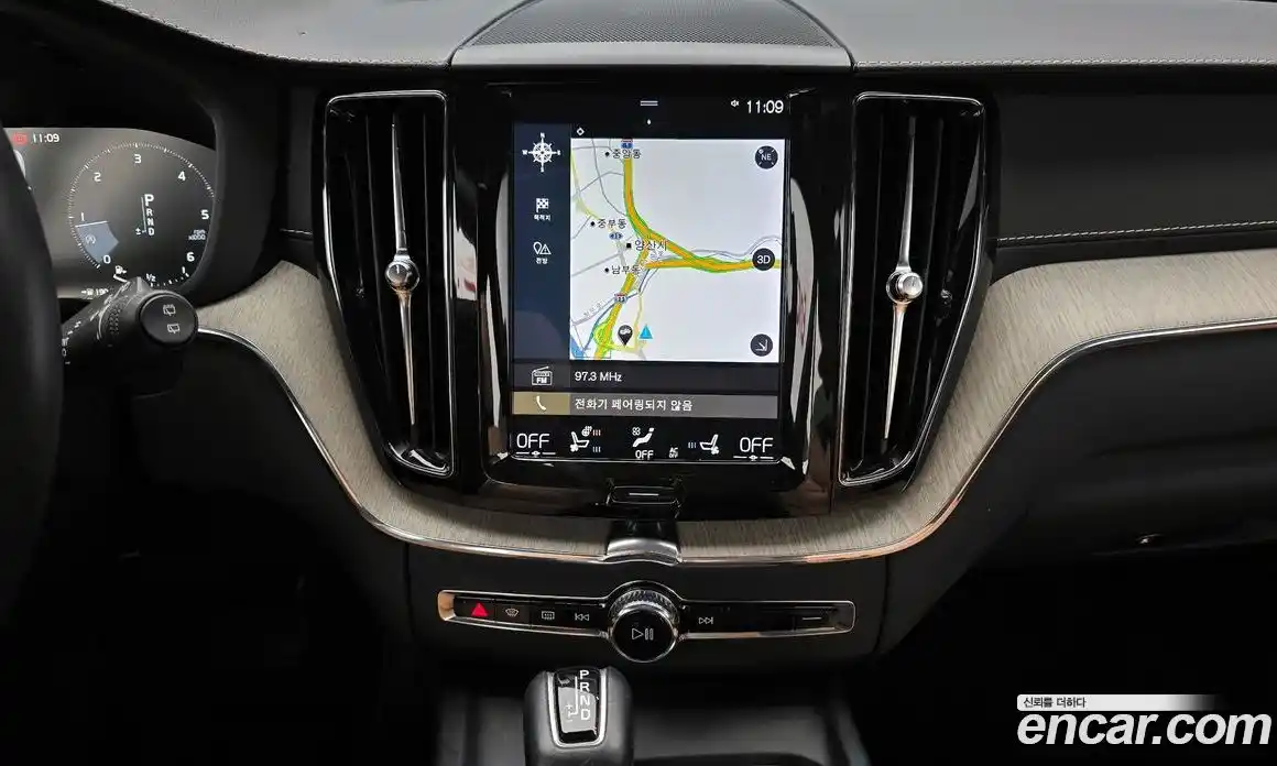 Volvo XC60 2019 2.0 гидро в Москве № 230579, фото 14