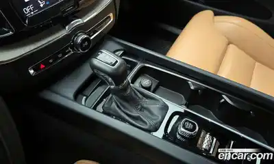 Volvo XC60 2019 2.0 гидро в Москве № 230579, миниатюра 9