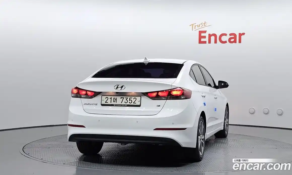Hyundai Avante 2017 1.6 гидро в Москве № 130081, фото 4
