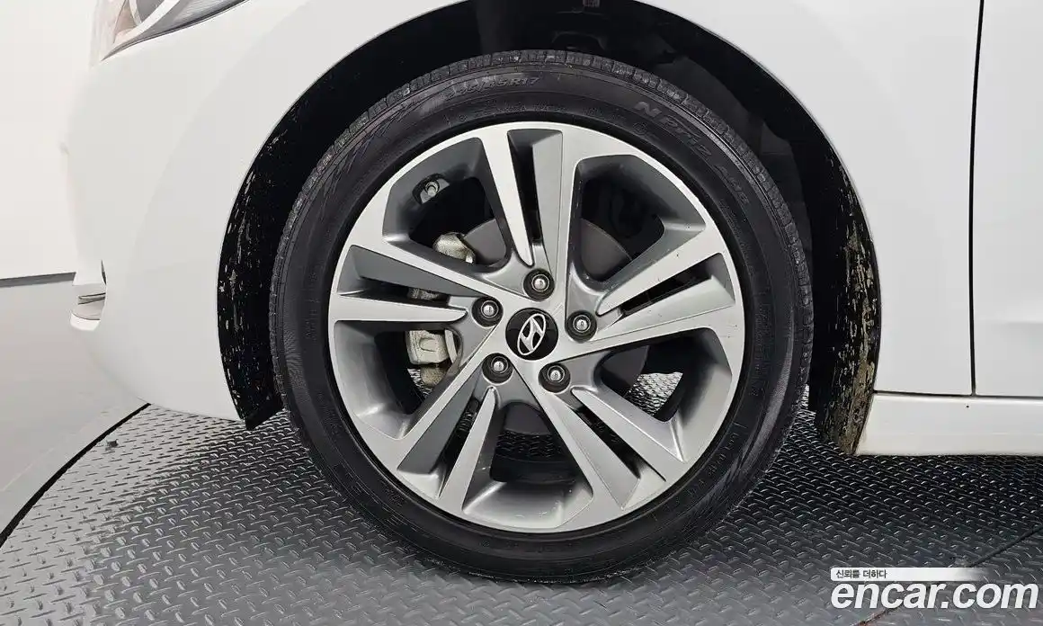 Hyundai Avante 2017 1.6 гидро в Москве № 130081, фото 5