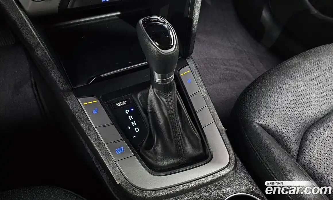 Hyundai Avante 2017 1.6 гидро в Москве № 130081, фото 9