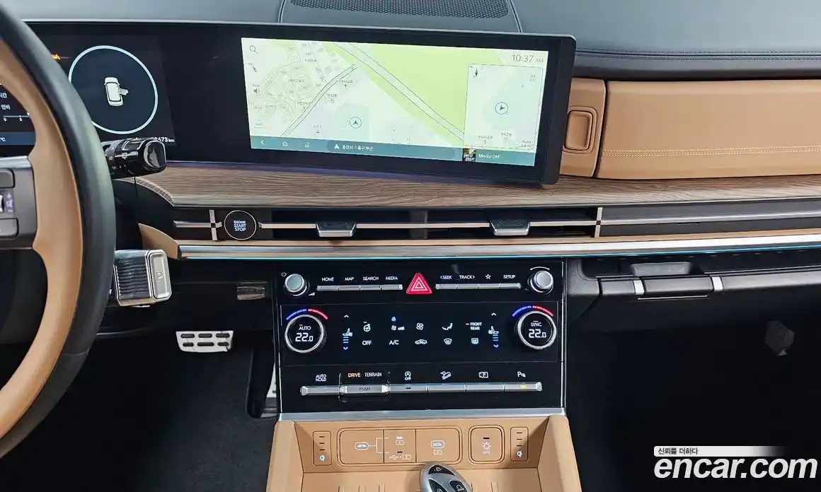 Hyundai Santa Fe 2023 2.5 гидро в Москве № 130690, фото 15
